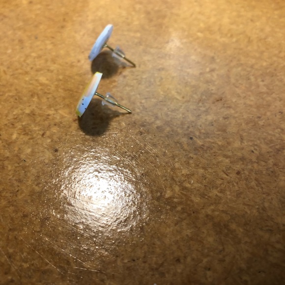 Clay studs - Picture 2 of 3